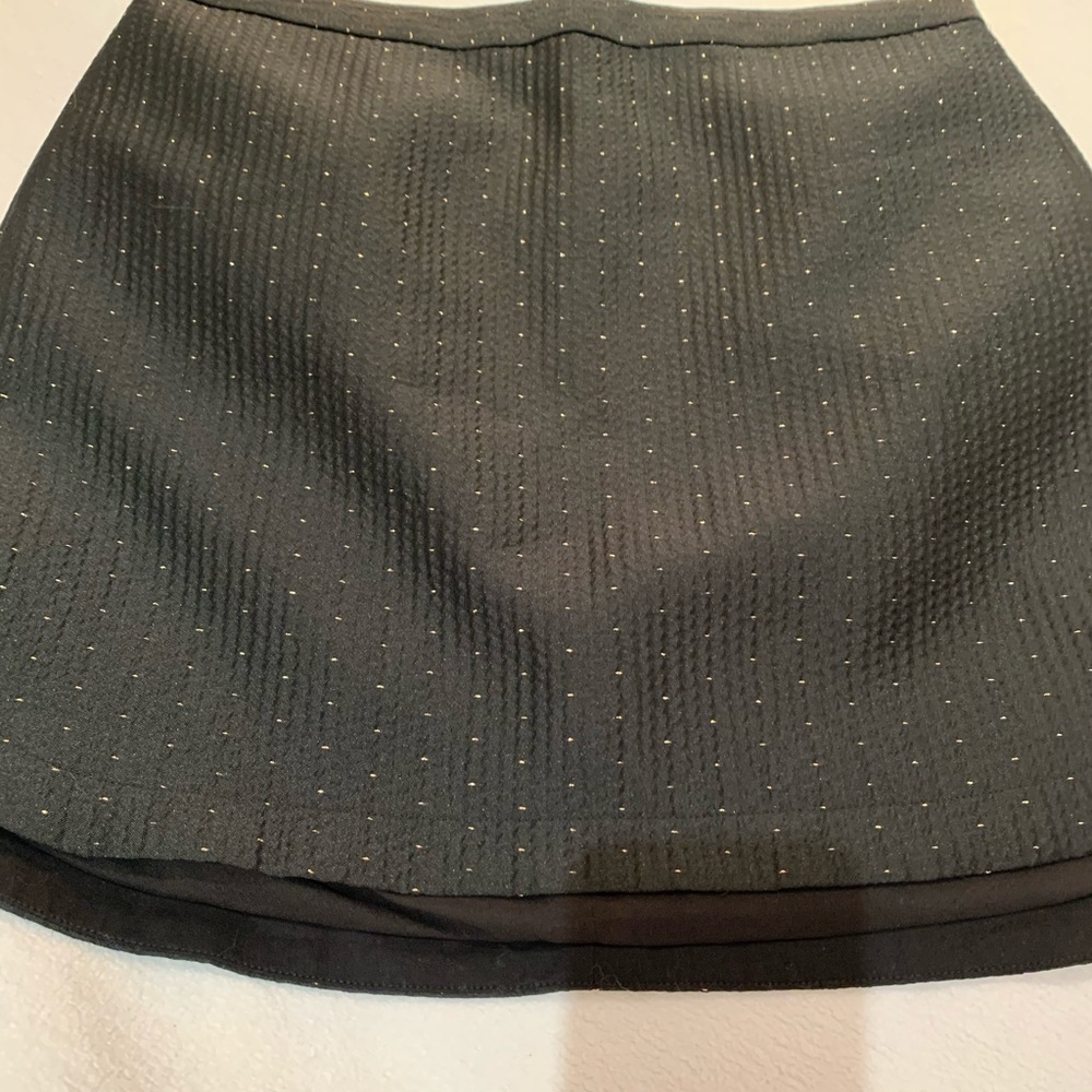 Madewell Sz. 8 Black and gold dot skirt.